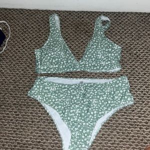 shein bathing suit. green and white flowers